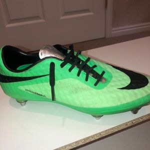 Nike HyperVenom Phantom Soccer Cleats